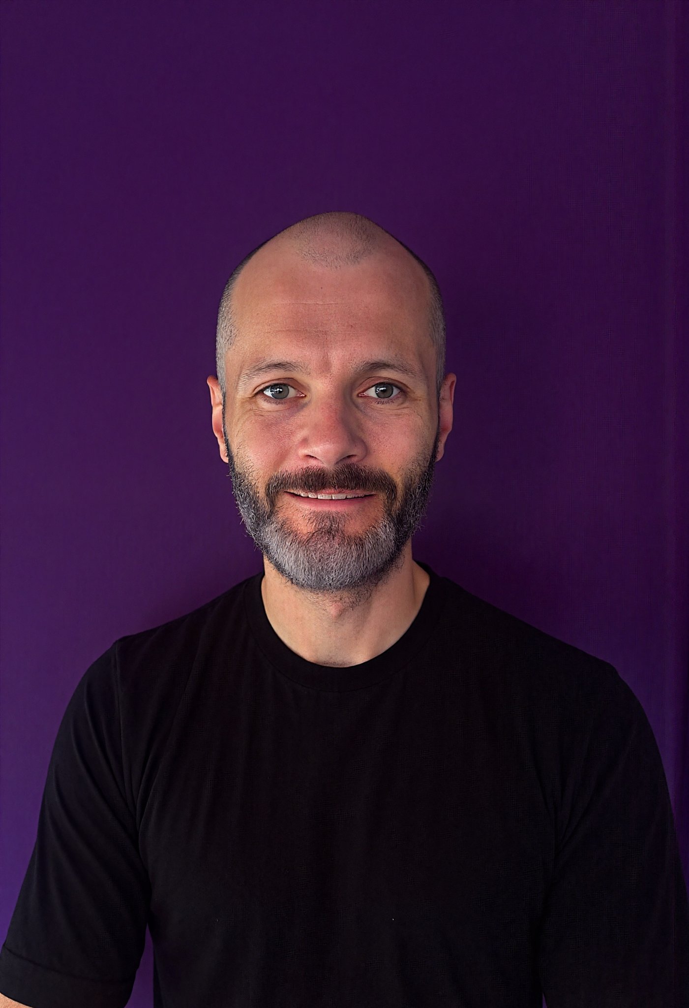 Bryan Collins - USA Today bestselling author and creator of free MBA frameworks for content creators